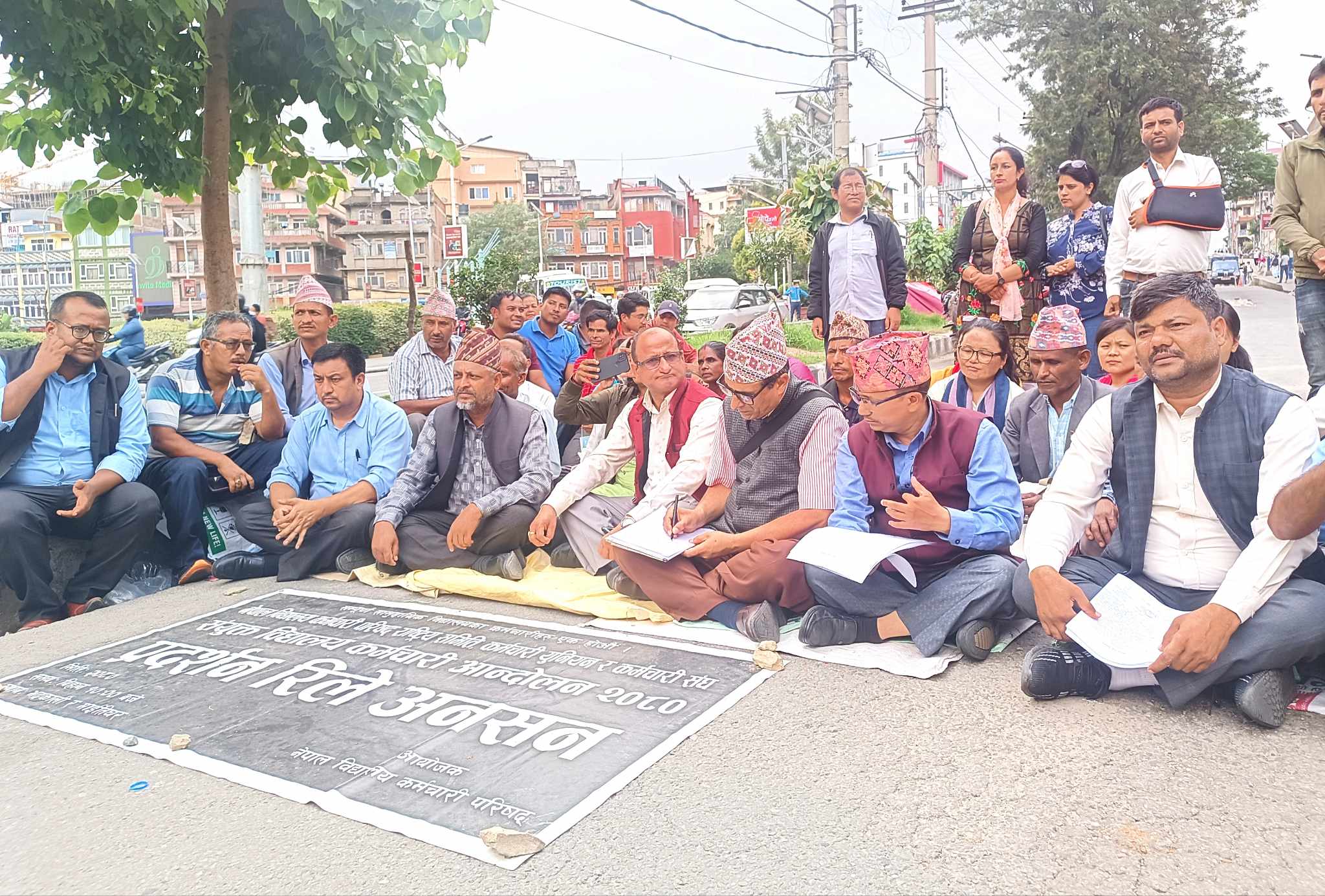 सरकार र विद्यालयका कर्मचारीबीच संघीय शिक्षा ऐनमा तलबमान समावेश गर्ने सहमति